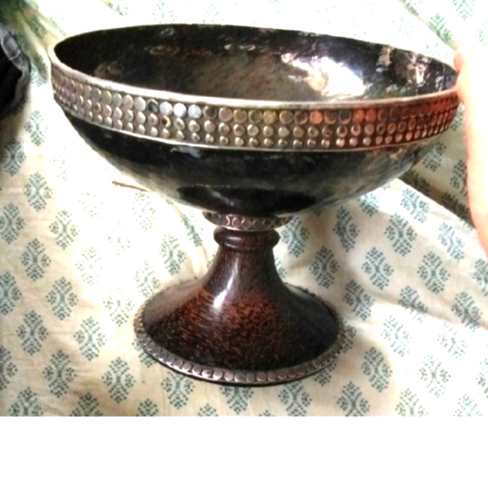 Elegant Black and Silver Decorative Bowl